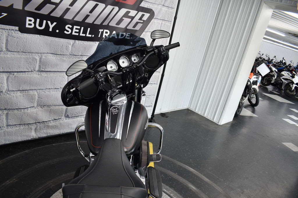 Street Glide®