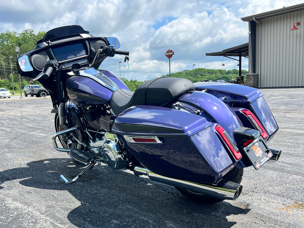Street Glide®