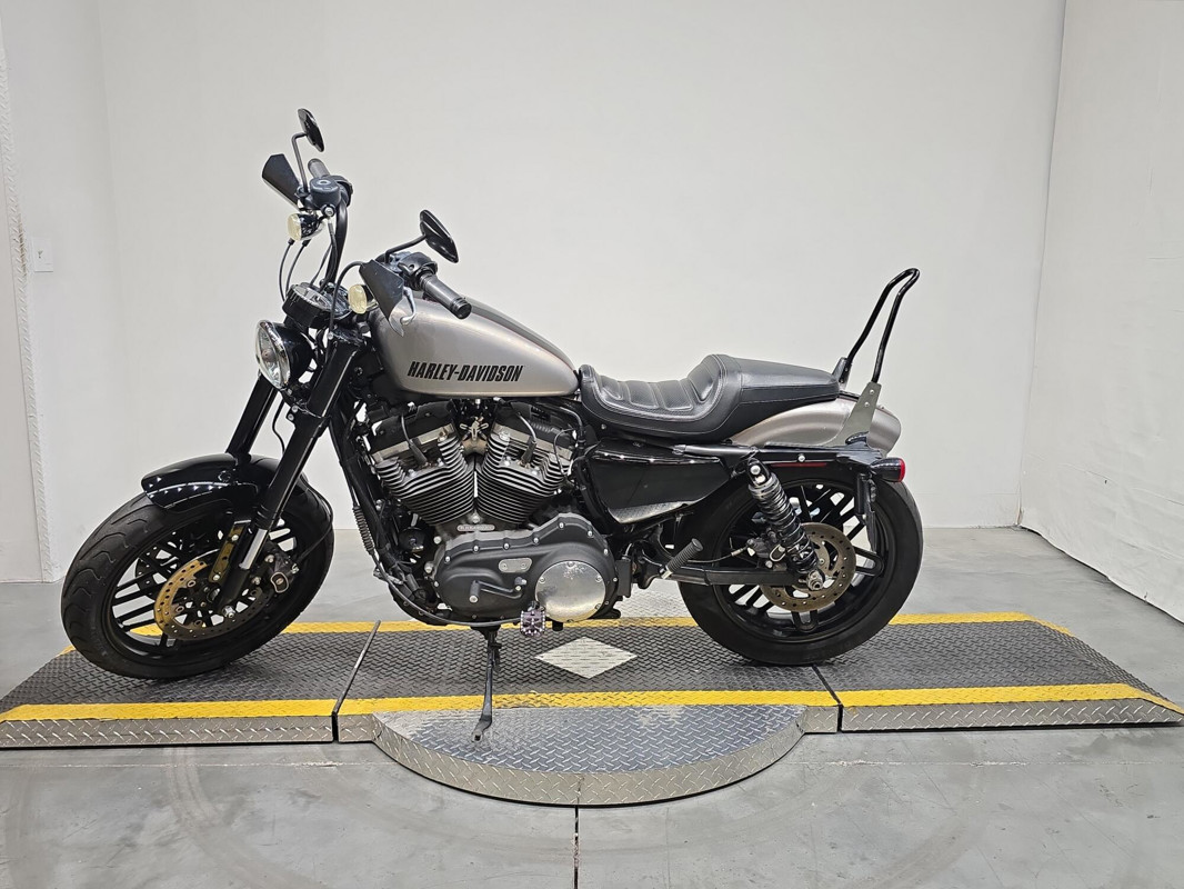 Sportster® Roadster®