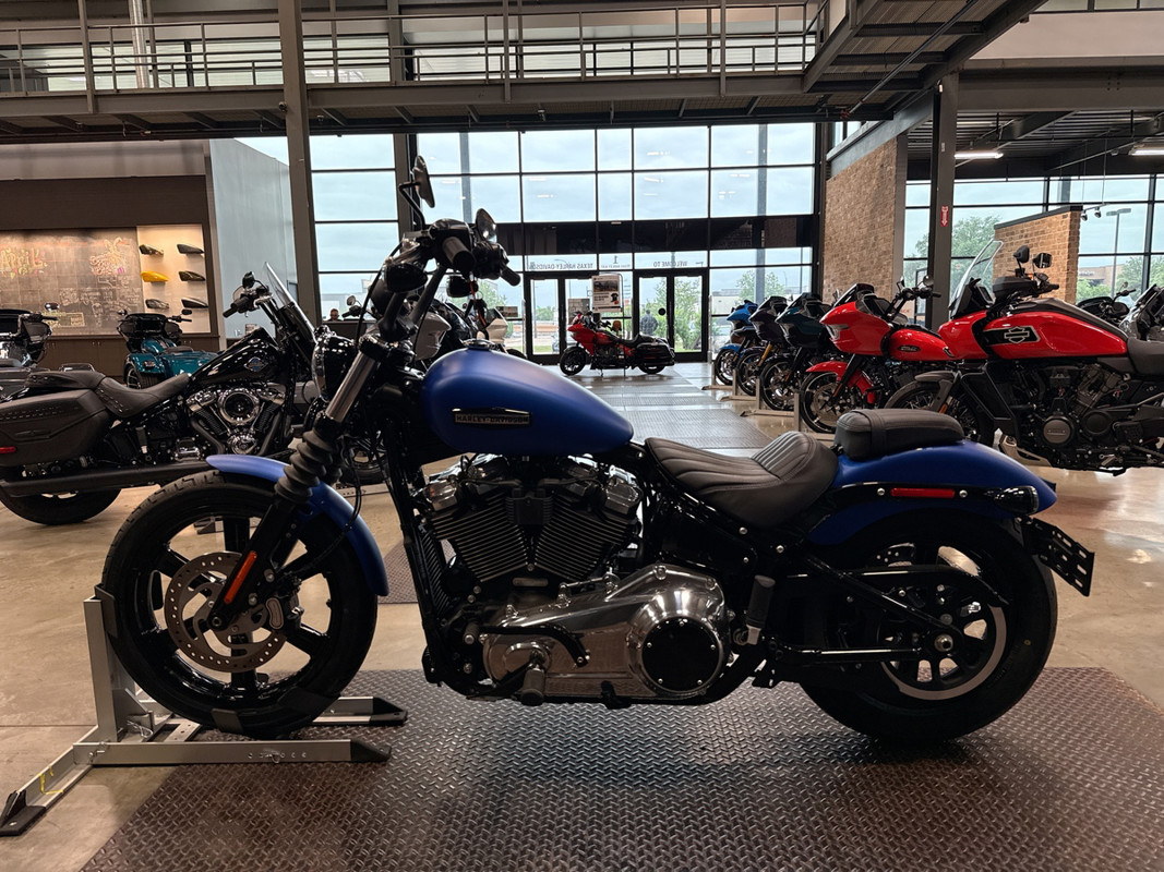 Street Bob®