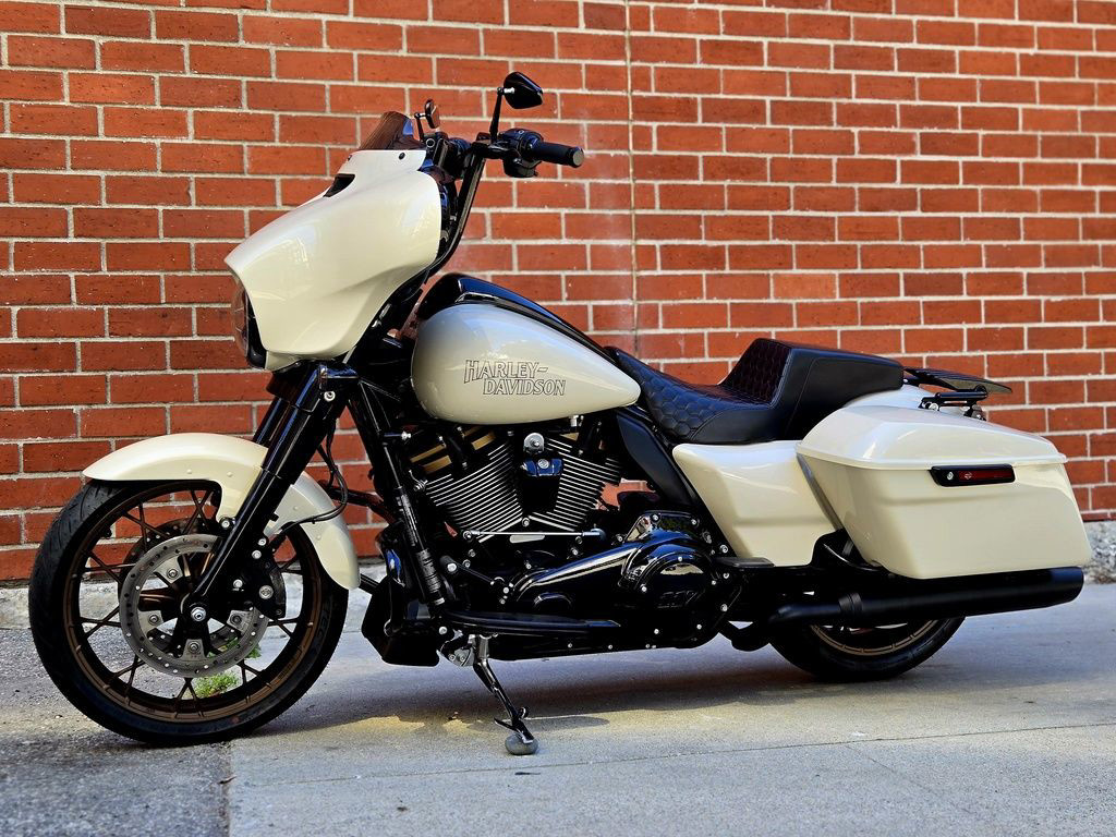 Street Glide® ST