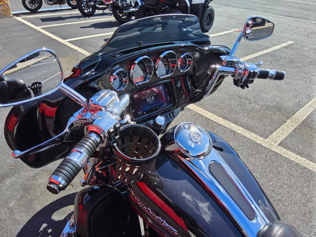 CVO Tri Glide® Ultra
