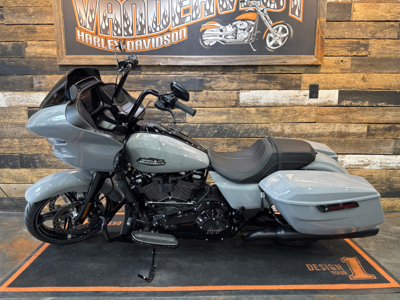 Road Glide®