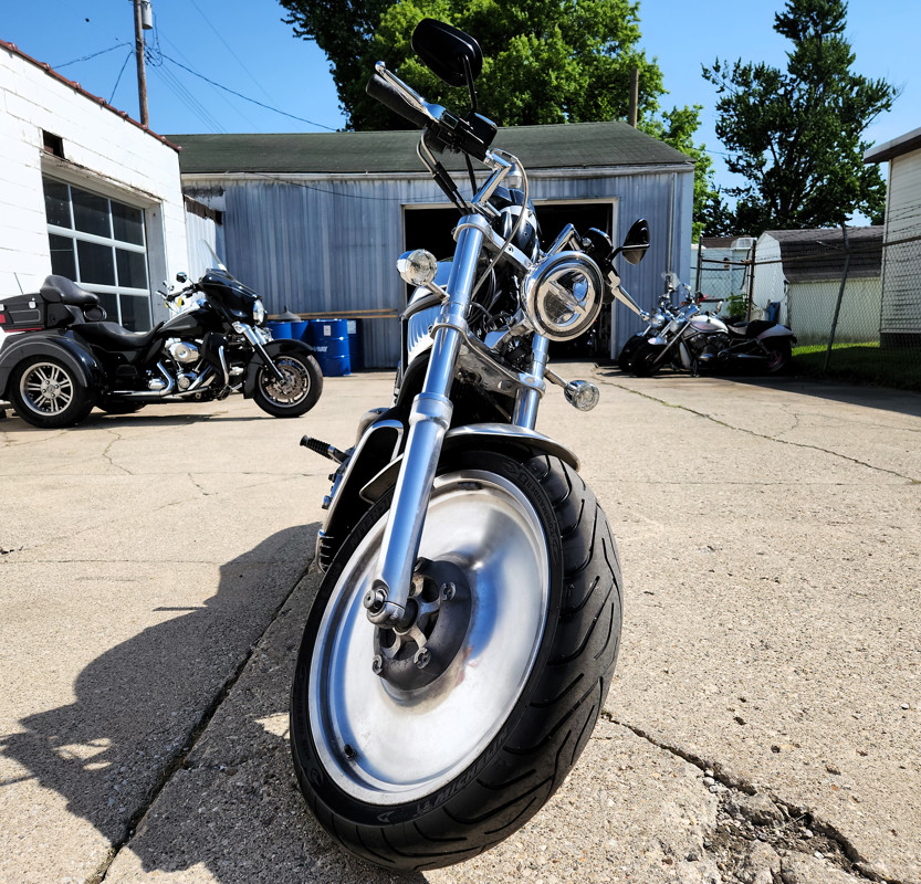 V-Rod® - Silver/Gray Frame