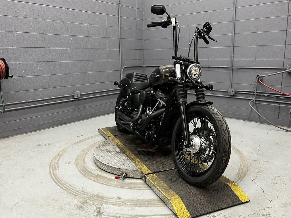 Street Bob®