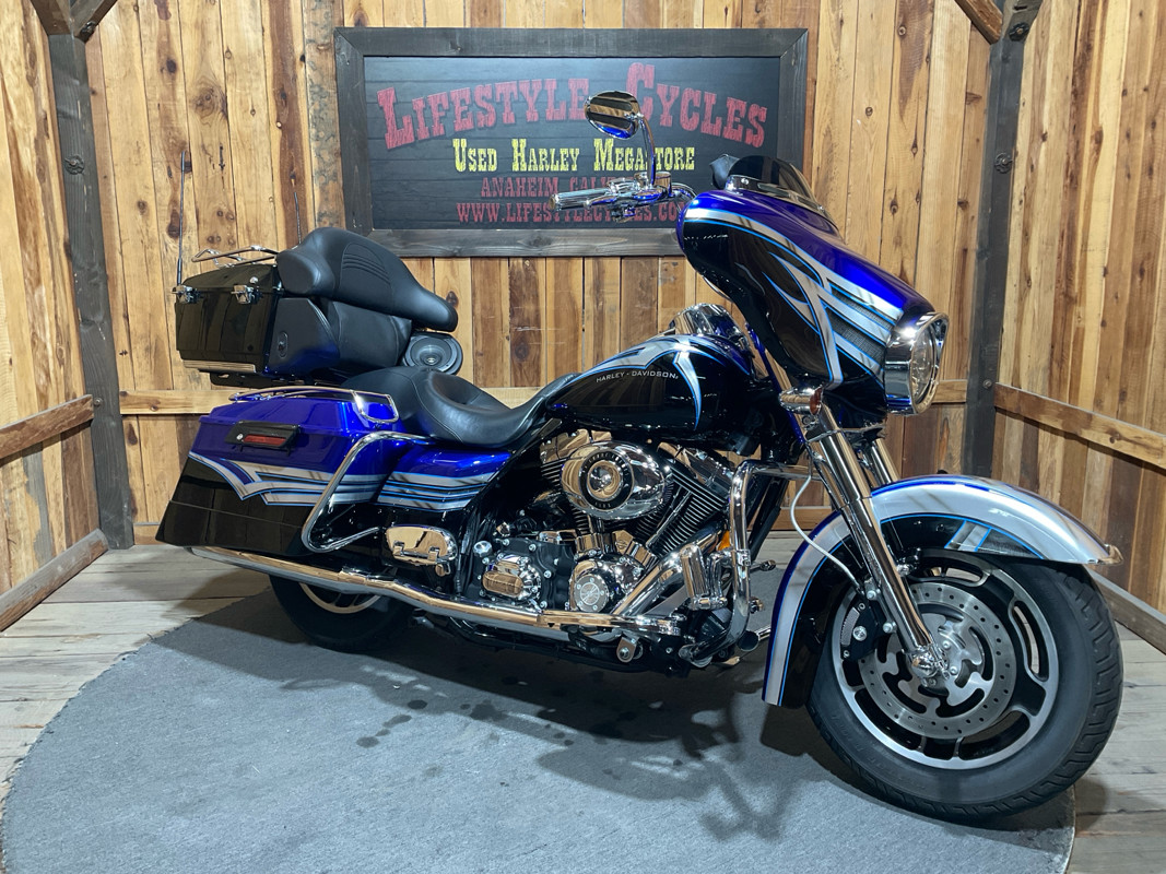 Street Glide®
