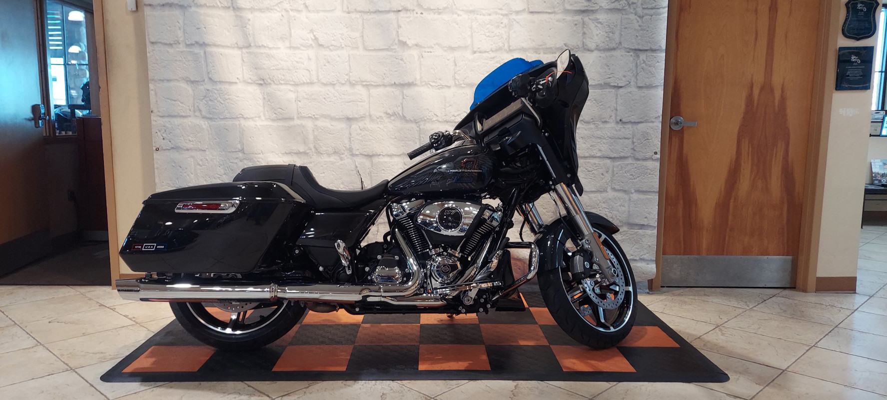 Street Glide®