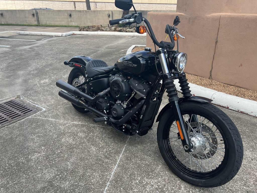 Street Bob®