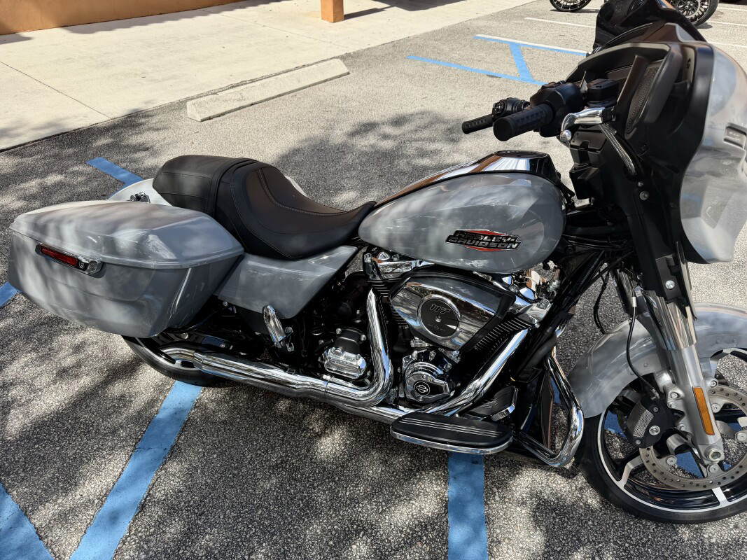 Street Glide®