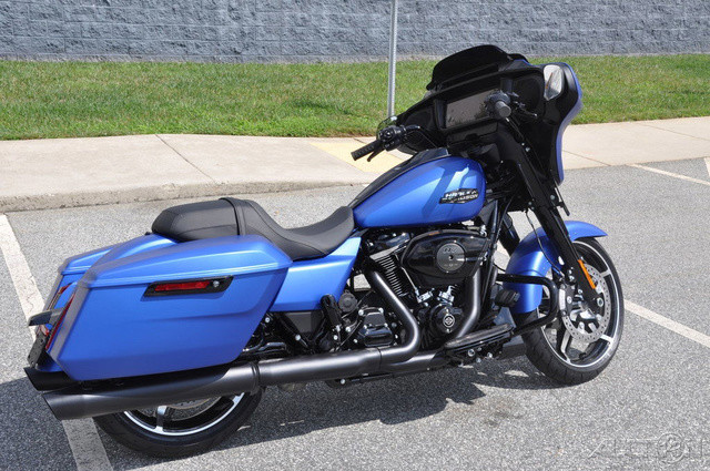Street Glide®