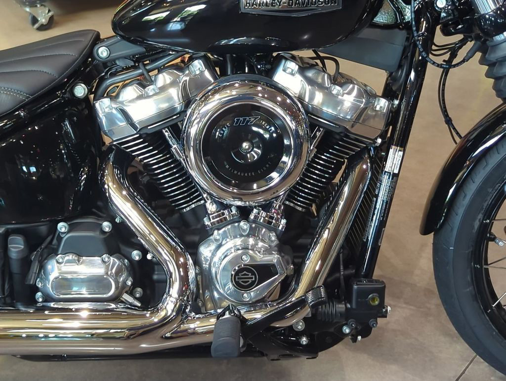 Street Bob®
