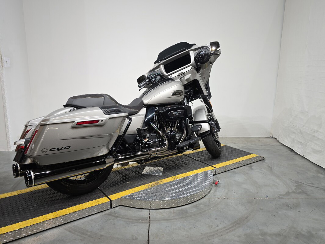 CVO® Street Glide®