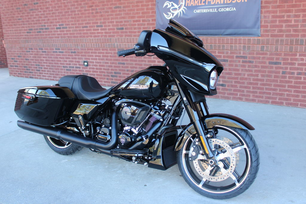 Street Glide®