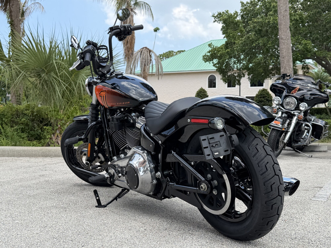 Street Bob®