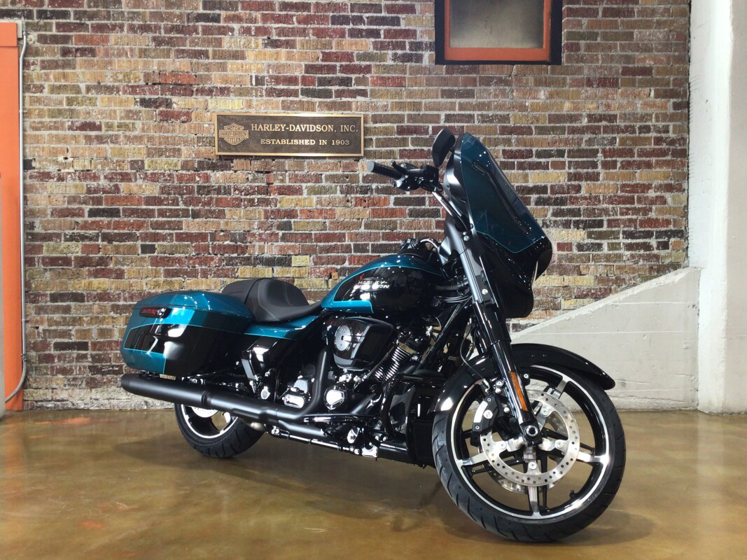 Street Glide®