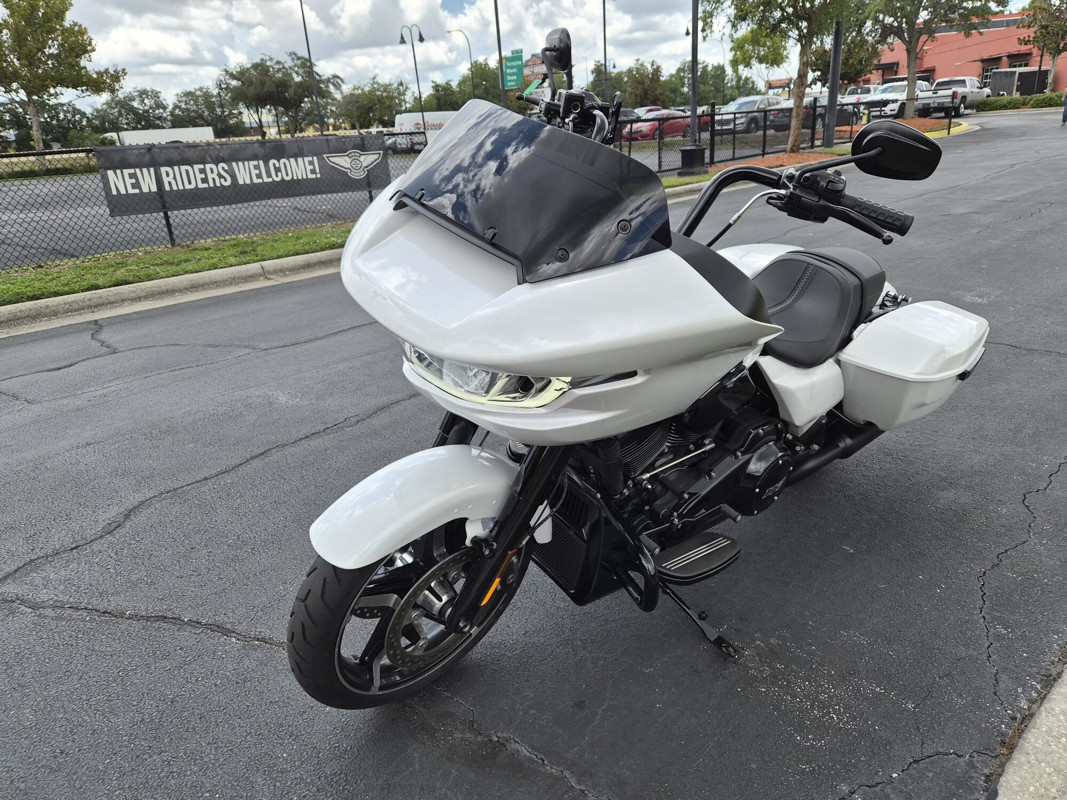 Road Glide®