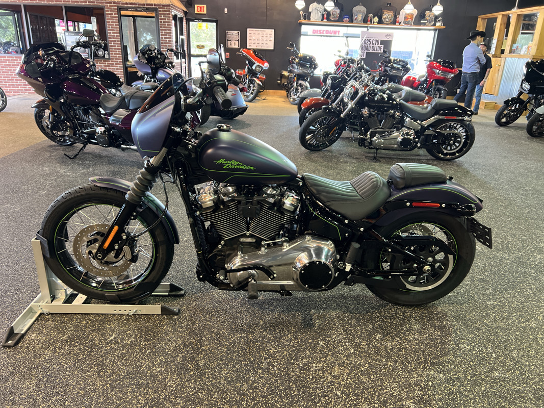 Street Bob®