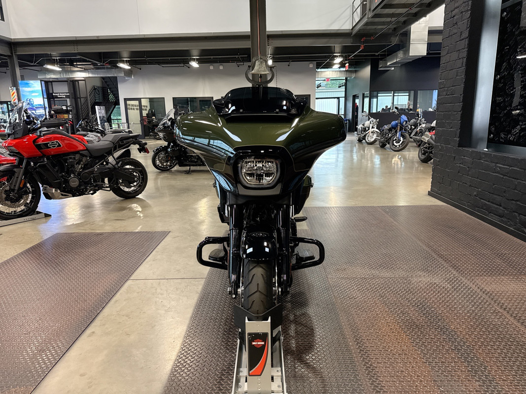 Street Glide®