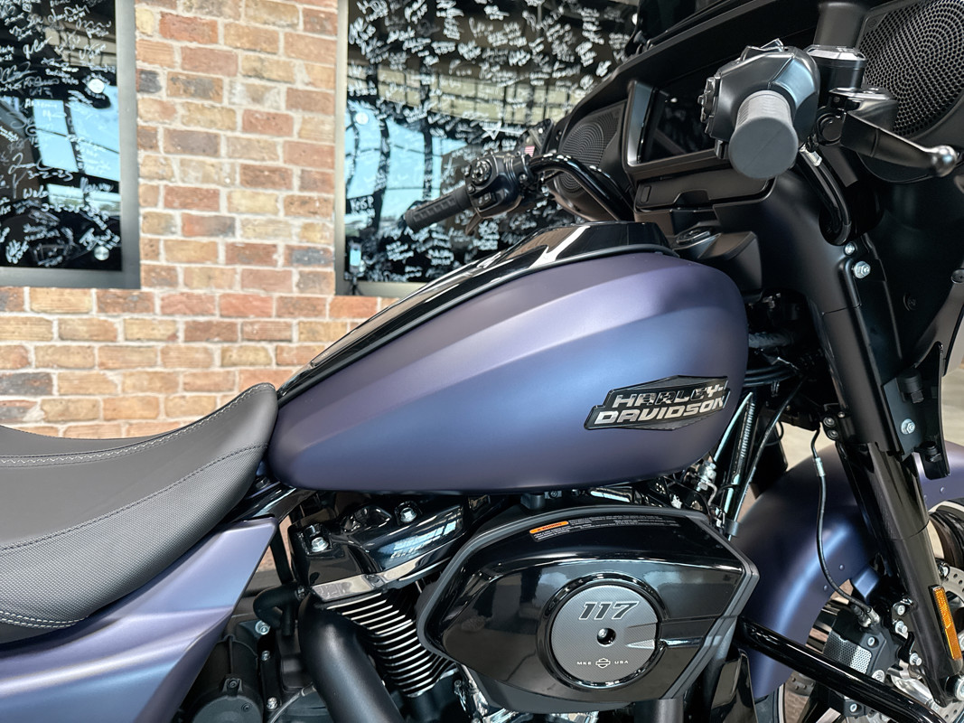 Street Glide®