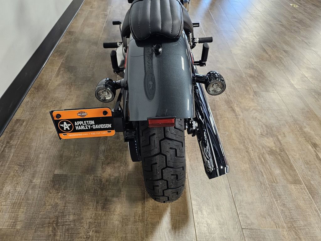 Street Bob®