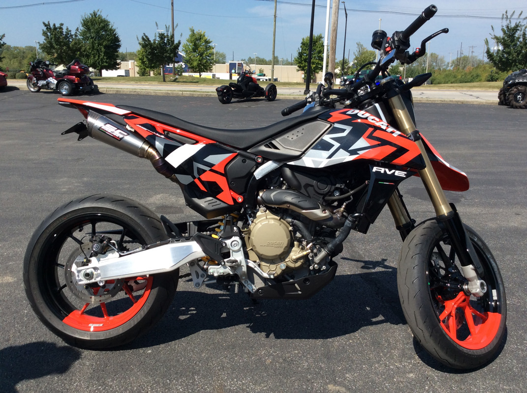 Hypermotard 698
