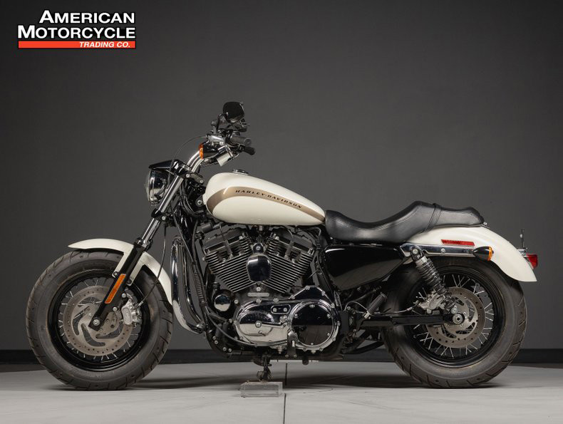 Sportster® 1200 Custom
