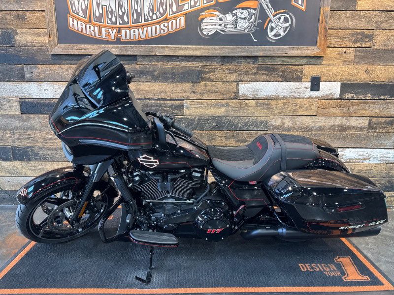 Street Glide®