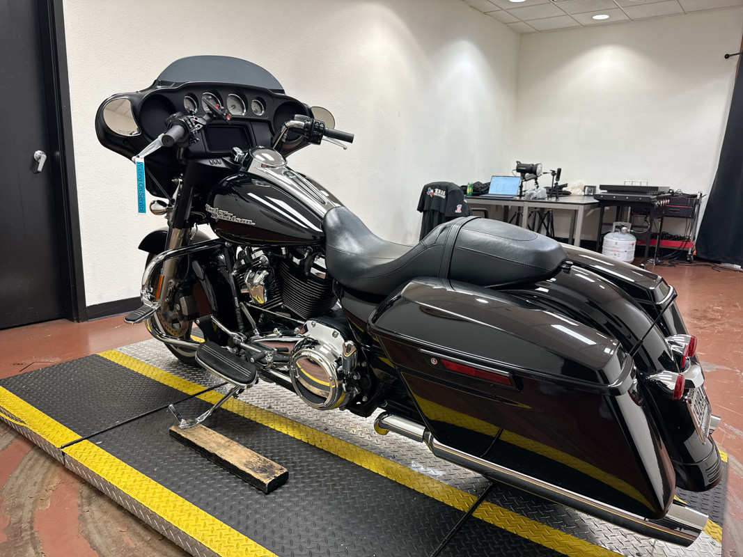 Street Glide®
