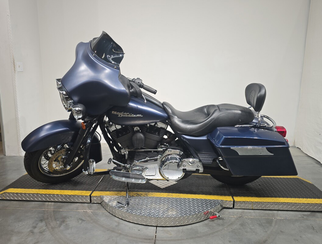 Street Glide®