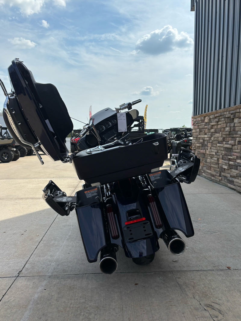 CVO® Street Glide®