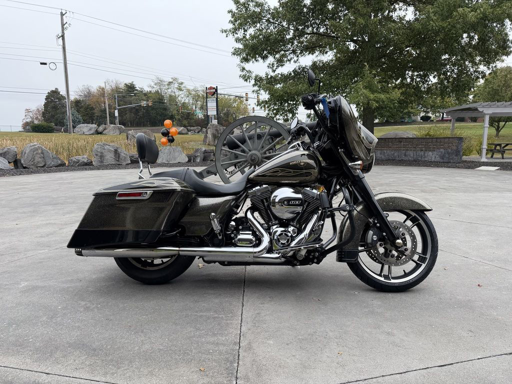 Street Glide®