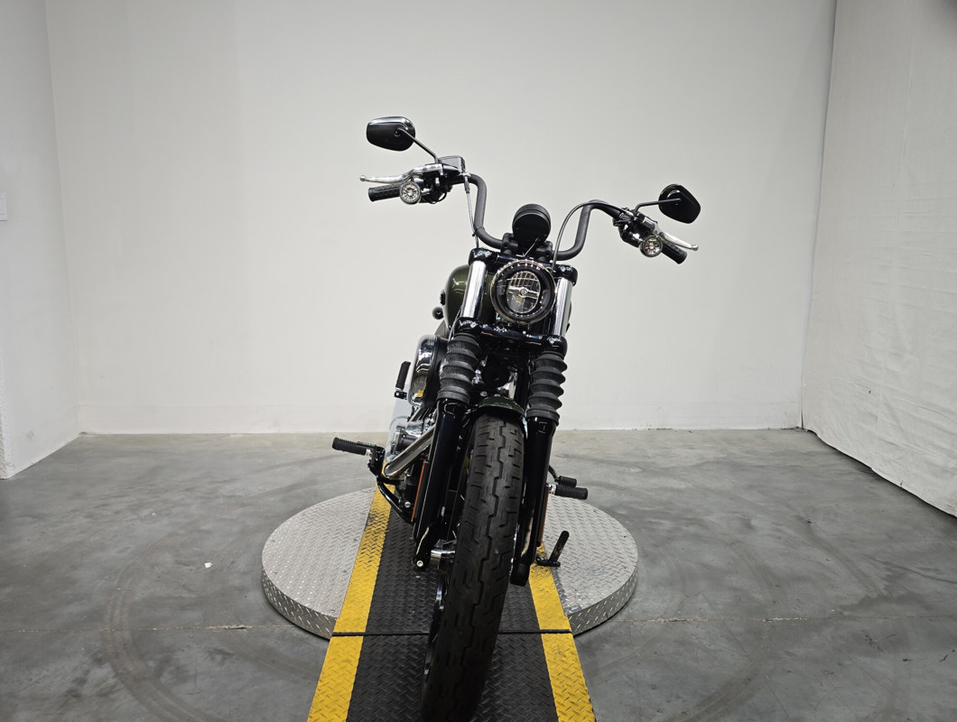 Street Bob®