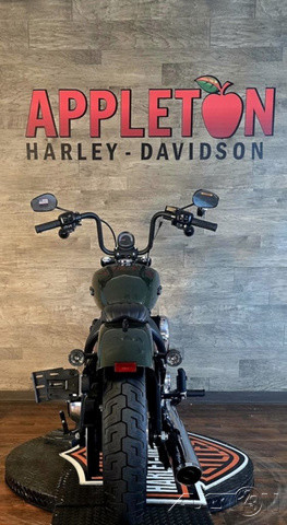 Street Bob®