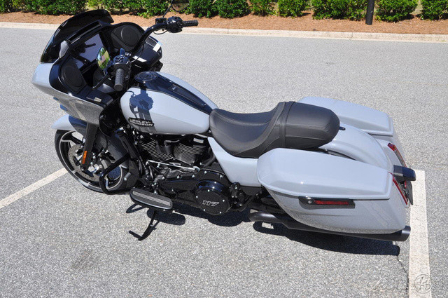 Road Glide®