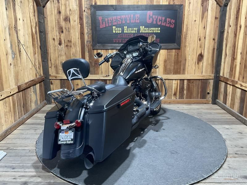 Road Glide®