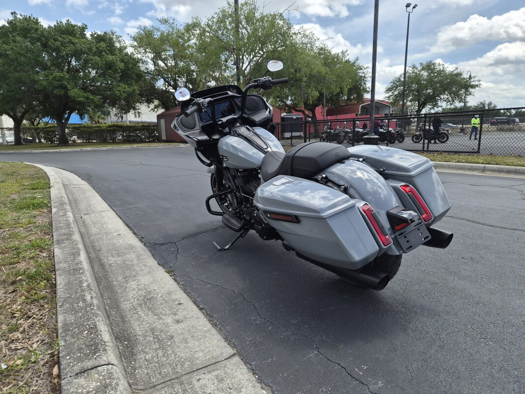 Road Glide®