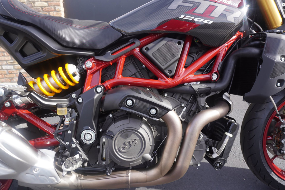 FTR R Carbon