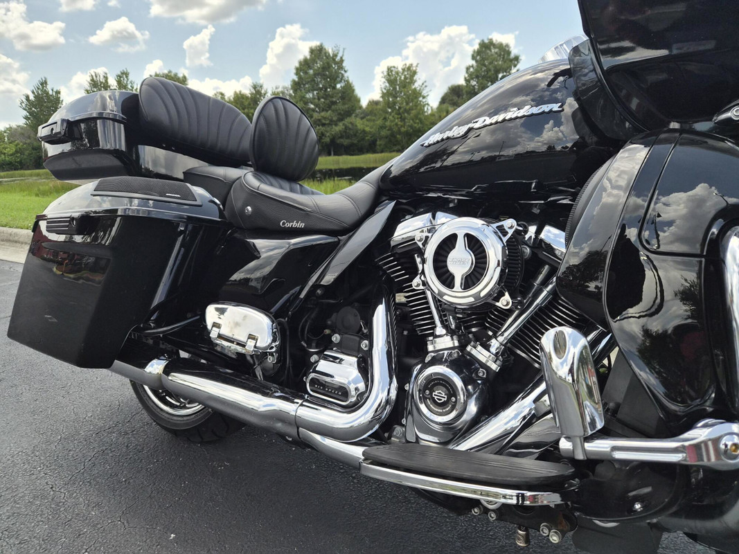 Road Glide®