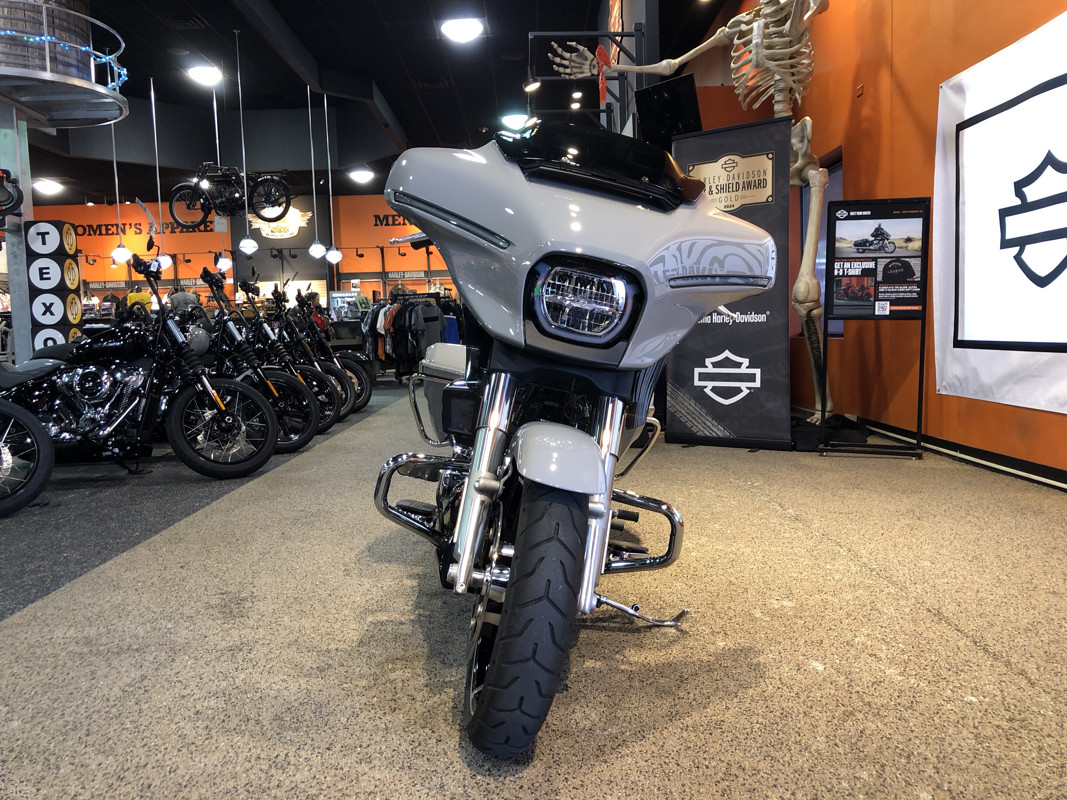 Street Glide®