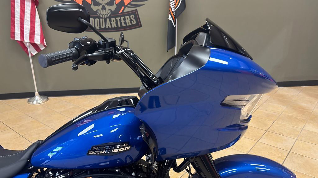 Road Glide®