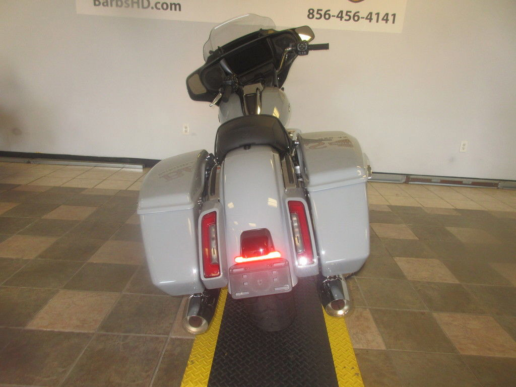 Street Glide®