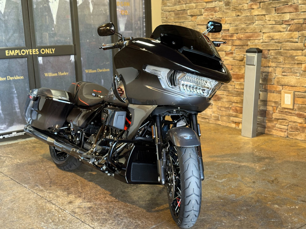 CVO® Road Glide®
