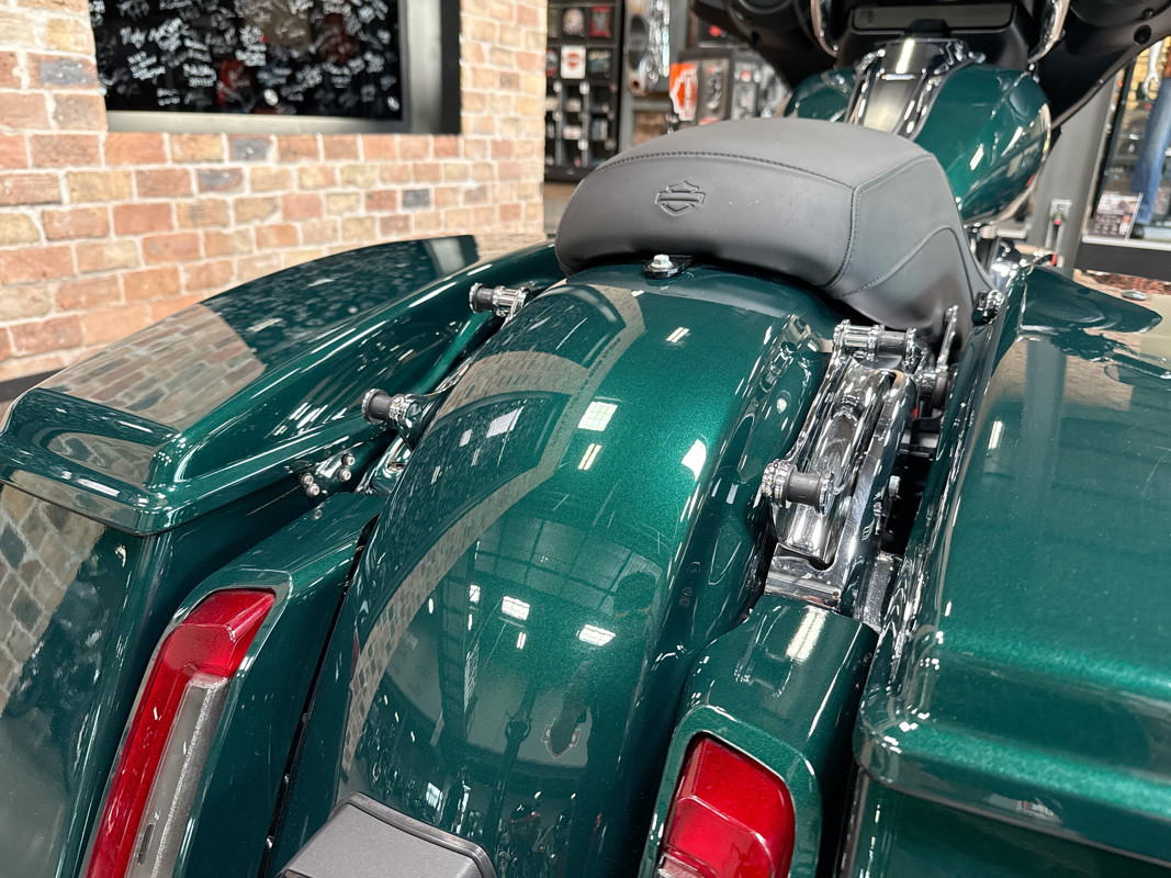 Street Glide®
