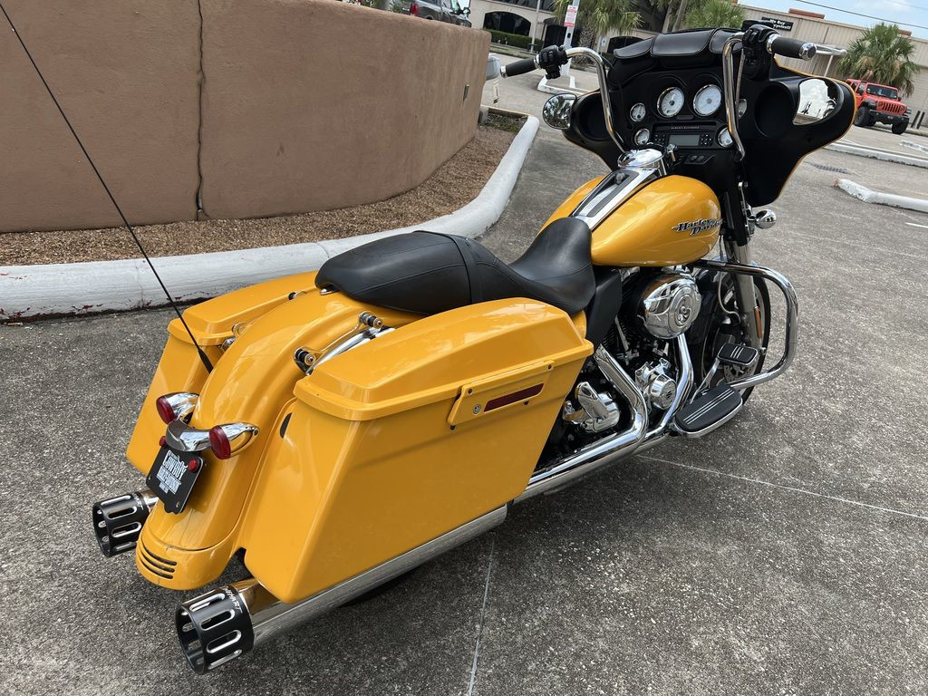 Street Glide®