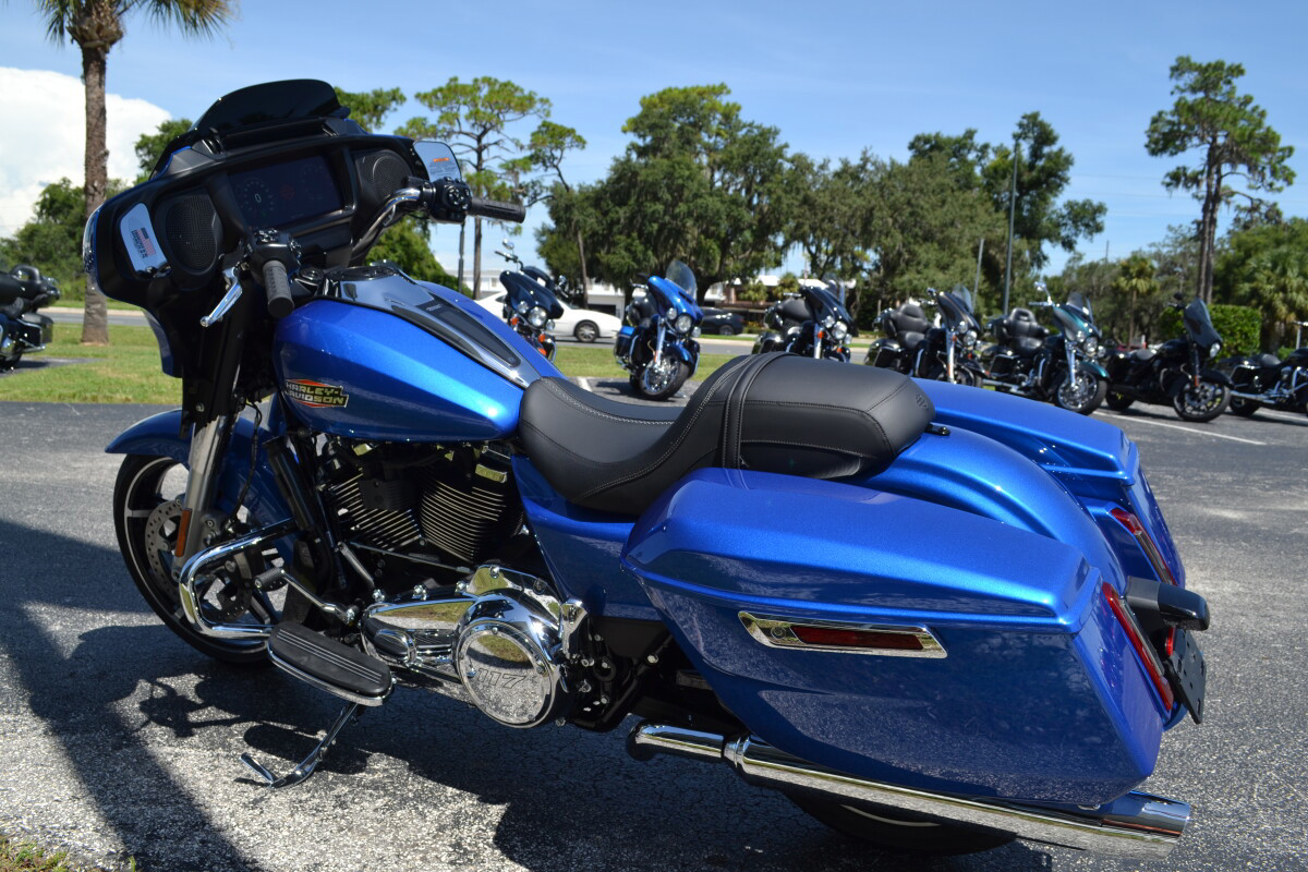 Street Glide®