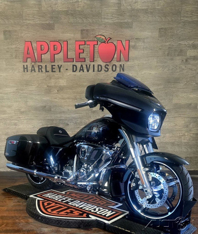 Street Glide®