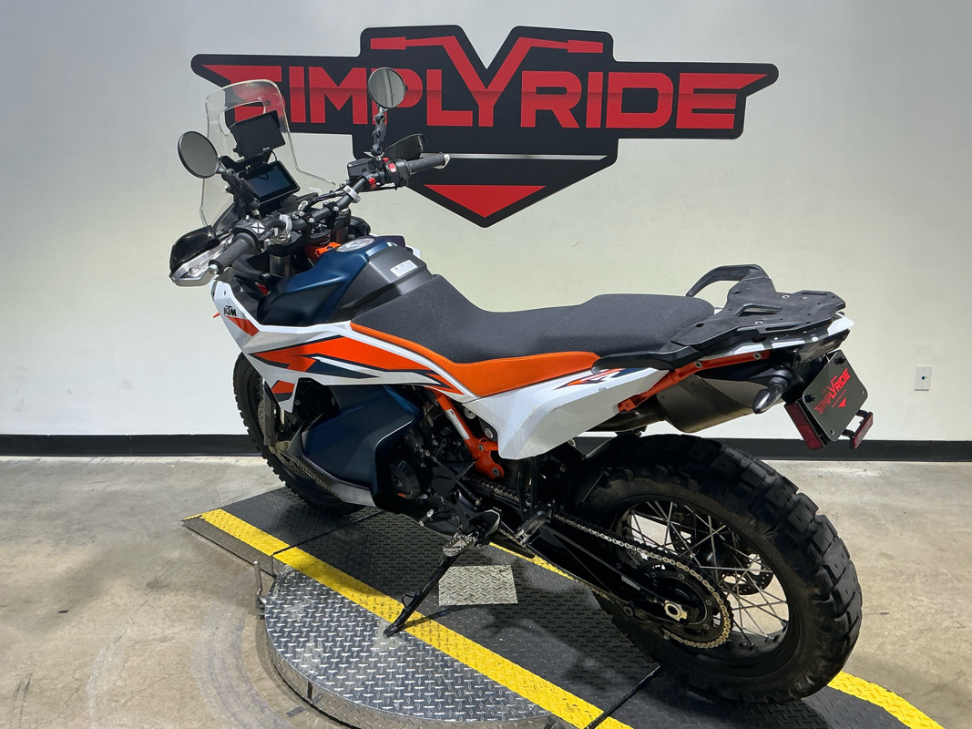 890 Adventure R