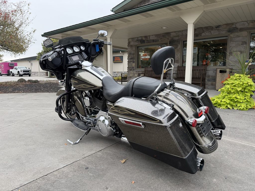 Street Glide®