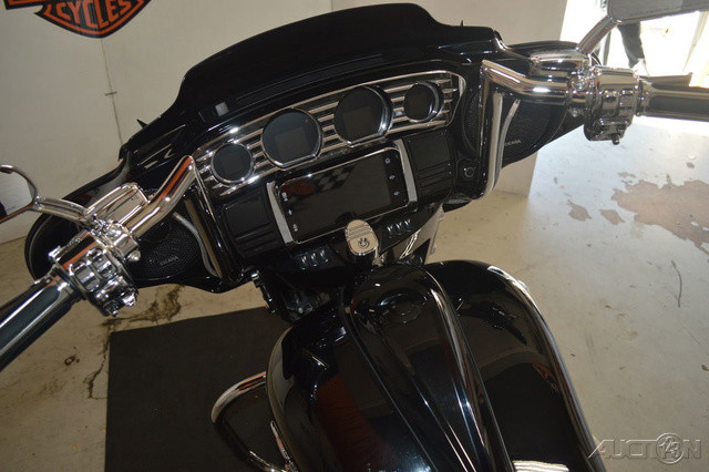 Street Glide®
