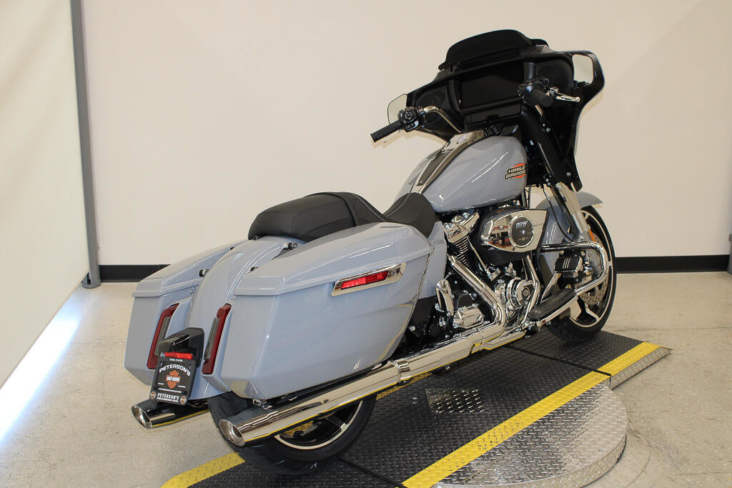 Street Glide®